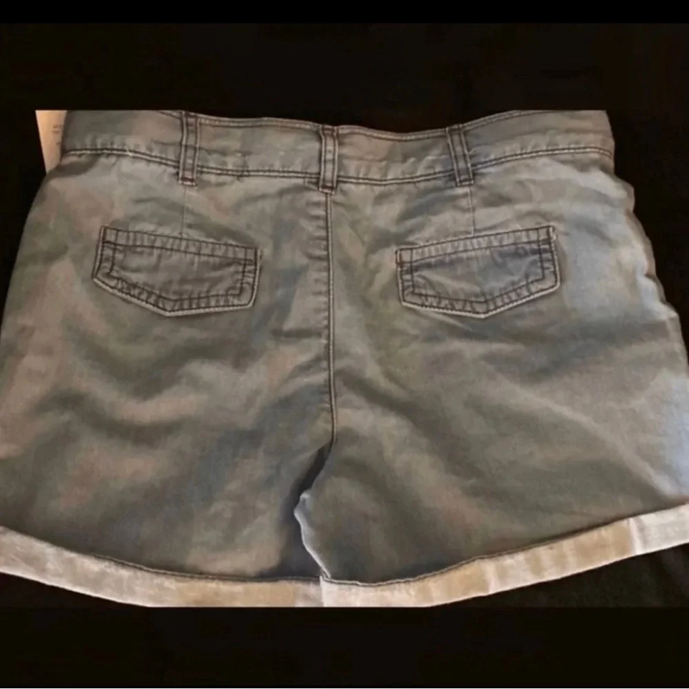 New Little Girls Size 7 Carter’s Blue Denim Jean Shorts